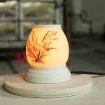 Đèn xông hương tinh dầu vẽ Hoa Lan|Dáng bầu thon nhỏ| Xưởng sản xuất